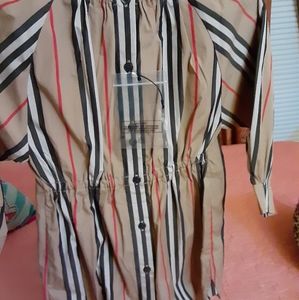 Burberry kids size 3years old.